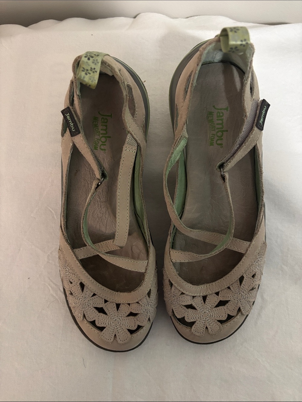 Jambu Women's Size 8 Taupe Floral Cutout Mary Jane Flats